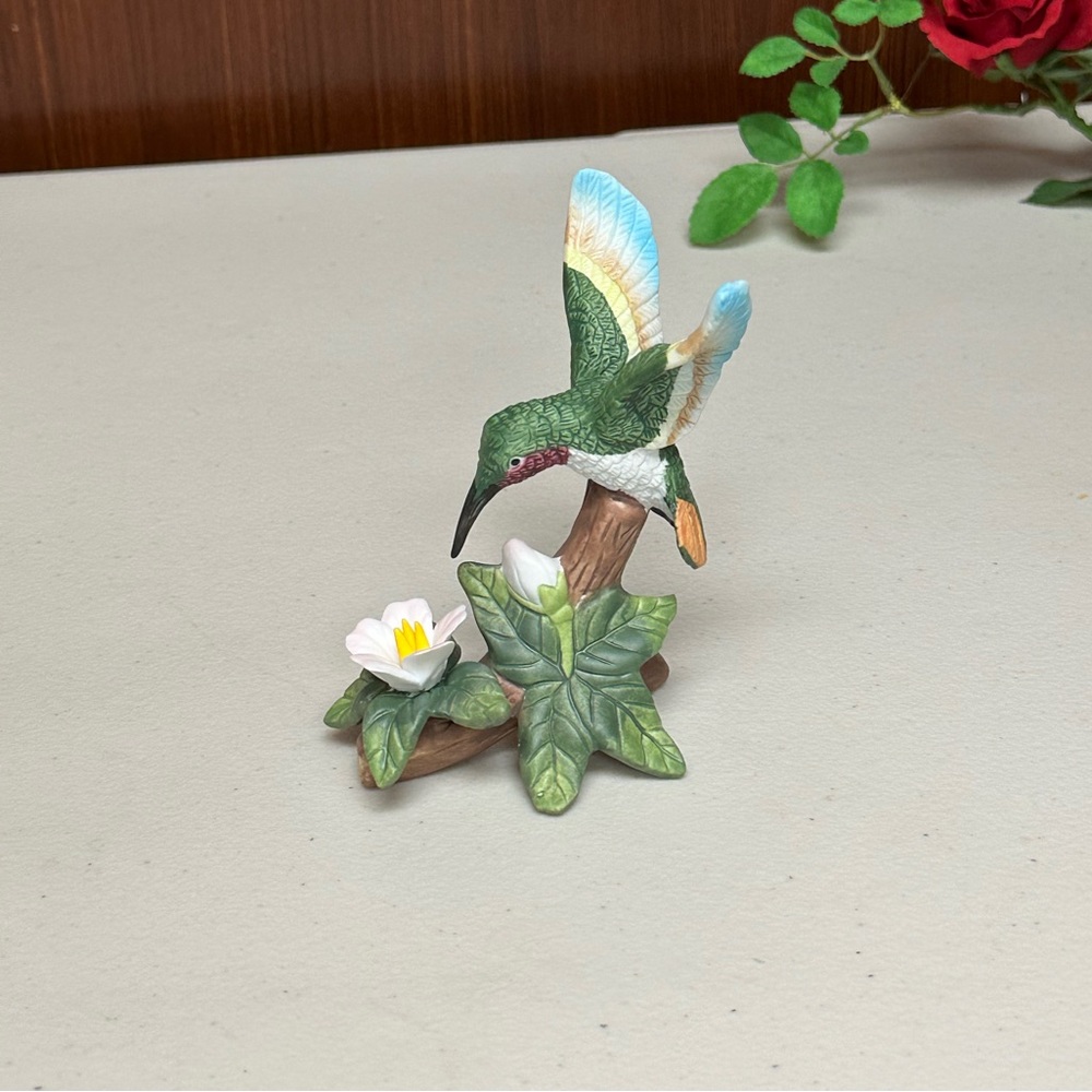 Vintage Porcelain hummingbird figurine
